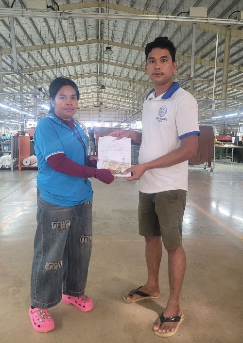 ជីពទឹកចិត្តកម្មករកម្ពុជា ប្រចាំក្រុមហ៊ុន ស៊ីអិនឌឺហ្រ្គី បាននាំយកប្រាក់ឧបត្ថម្ភចំនួន ១,៦០០,០០០រៀលជូនសមាជិកសហជីពចំនួន៥នាក់